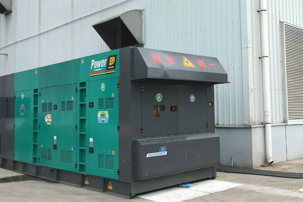 市南燃油滤清器的更换流程是怎样的？