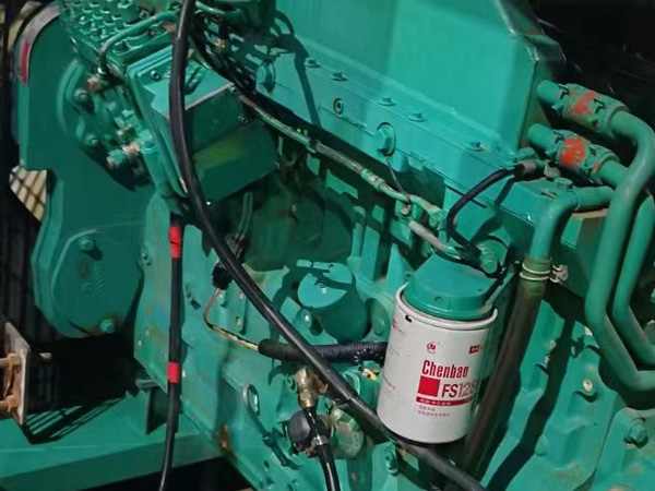 市南如何确定新的发电机组控制系统是否与原系统兼容？