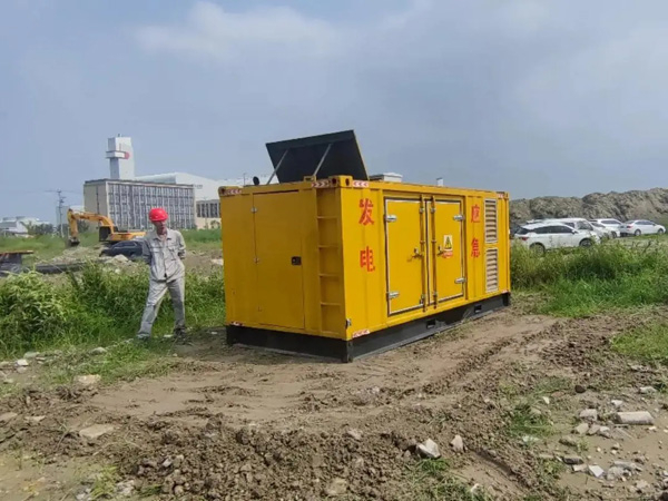 市南200KW柴油发电机机组每小时的油耗量受哪些因素影响？