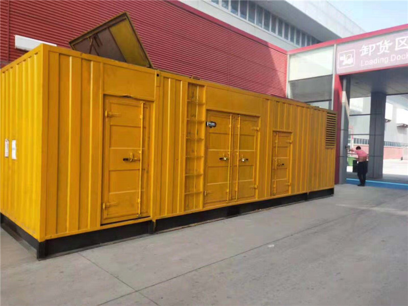 市南柴油发电机组预热机油时需要注意哪些安全事项？