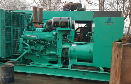 市南发电机组如何判断水冷式机油散热器内部是否需要清洗？